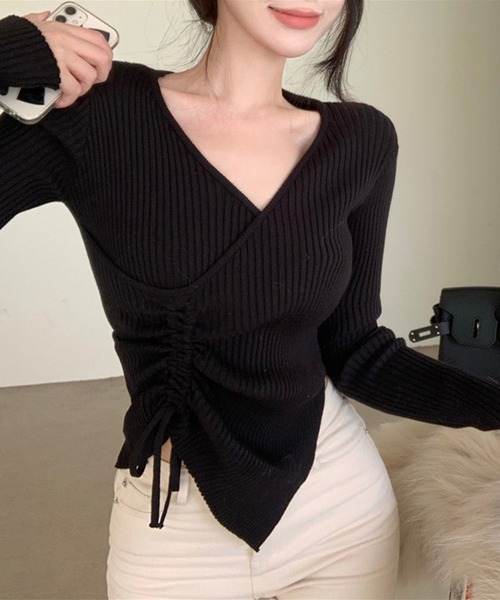 Jasmine Grandiflorum（ジャスミングランディフローラム）の「【Jasmine】Vネックウエストギャザーリボンニットトップス (AW)（ニット/セーター・レディース・ピンク/ブルー/ベージュ/ブラック/ホワイト・FREE）」の2枚目の写真