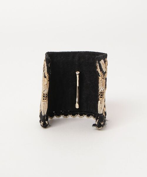 Zoule(ゾーラ)の「Zoule ゾーラ:embroidery cuff19 フラワー刺繍 カンタンアレンジヘアカフ (ヘアーカフス)(ヘアピン・レディース・ホワイト/ブラック・FREE)」の12枚目の写真