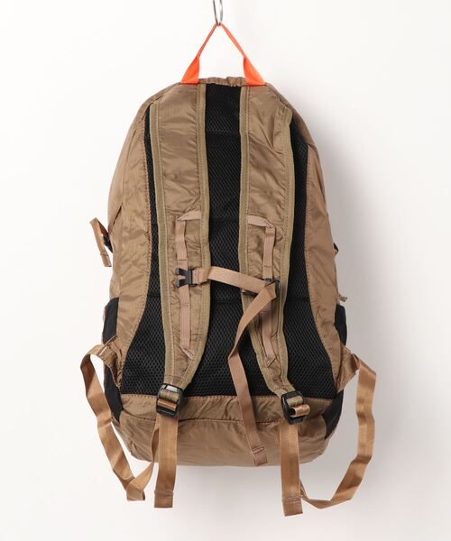 Columbia(コロンビア)の「【Columbia】フォレストパッカブル バックパック20L(バックパック/リュック・レディース・ブラック/オリーブ/キャメル・FREE)」の17枚目の写真