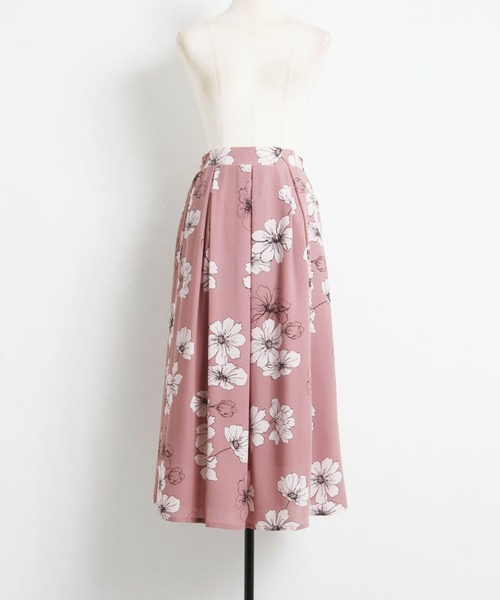 tocco closet（トッコ　クローゼット）の「フラワープリントタックフレアスカート（スカート・レディース・ブラック/ピンク・M）」の7枚目の写真
