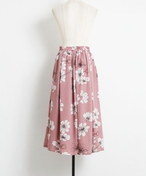 tocco closet（トッコ　クローゼット）の「フラワープリントタックフレアスカート（スカート・レディース・ブラック/ピンク・M）」の13枚目の写真