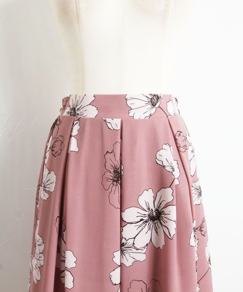 tocco closet（トッコ　クローゼット）の「フラワープリントタックフレアスカート（スカート・レディース・ブラック/ピンク・M）」の19枚目の写真