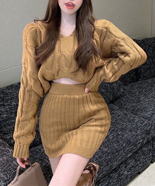 Jasmine Grandiflorum（ジャスミングランディフローラム）の「【Jasmine】ニットパーカートップス＆ニットミニスカートセットアップ (AW) (LV)（ワンピース・レディース・ベージュ/ホワイト/ブラック/グレー/ピンク/モカ/ダークブルー・FREE）」の6枚目の写真