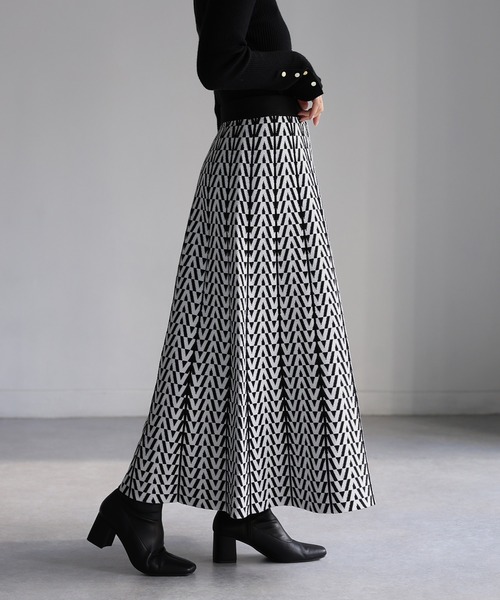 Riberry（リベリー）の「ジャガード総柄ニットスカート（スカート・レディース・チャコールグレー/オフホワイト/アイボリー・FREE）」の19枚目の写真