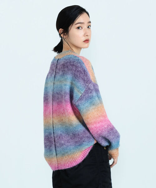 fredy emue（フレディエミュ）の「グラデーションニットプルオーバー（ニット/セーター・レディース・イエロー/ブルー/マルチ・38）」の14枚目の写真