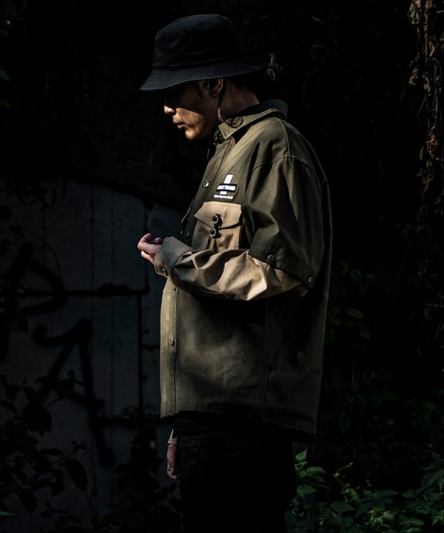 NineMicrophones(ナインマイクロフォンズ)の「ENVELOPE MILITARY SHIRT(シャツ/ブラウス・メンズ・ブラック/カーキ・LARGE/X-LARGE/MEDIUM)」の11枚目の写真
