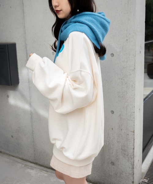 WEGO（ウィゴー）の「WEGO/グラフィックBIGスウェット（スウェット・レディース・ターコイズブルー/ブラック/ピンク/ネイビー/杢グレー/グレー系その他/ブルー/ホワイト・FREE）」の12枚目の写真