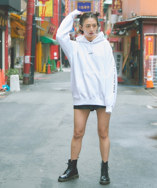 Leyline(レイライン)の「【Leyline】Black letter parka(パーカー・メンズ・ホワイト/ブラック・MEDIUM/LARGE)」の4枚目の写真