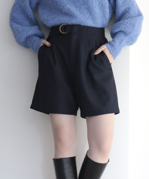 fredy emue（フレディエミュ）の「ベルト付きタックハーフパンツ（その他パンツ・レディース・ネイビー/ブラック・36/38）」の7枚目の写真