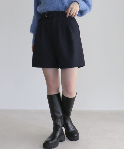 fredy emue（フレディエミュ）の「ベルト付きタックハーフパンツ（その他パンツ・レディース・ネイビー/ブラック・36/38）」の10枚目の写真