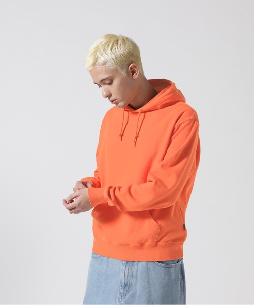 AVIREX（アヴィレックス）の「【DAILY】FADE WASH PULL OVER PARKA / フェード ウォッシュ プルオーバー パーカー / AVIREX / アヴィレックス（パーカー・メンズ・オリーブ系/グレー系その他3/オレンジ/チャコール・L/M/2XL/XL）」の14枚目の写真