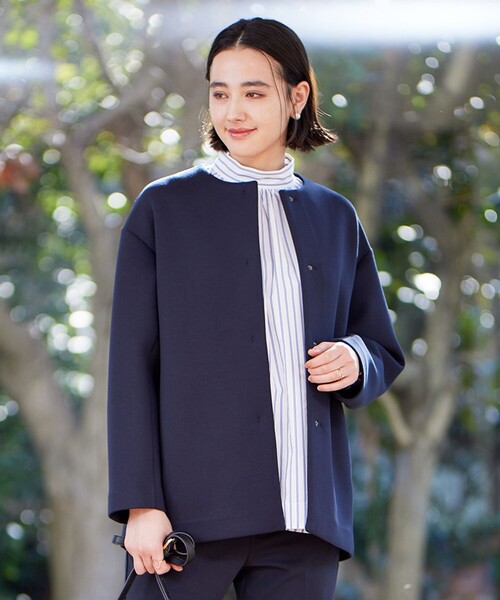 UNFILO（アンフィーロ）の「【洗える/シワになりにくい】ダブルフェイスジャージー　ノーカラー（ノーカラーコート・レディース・アイボリー系/ネイビー系・X-LARGE）」の2枚目の写真