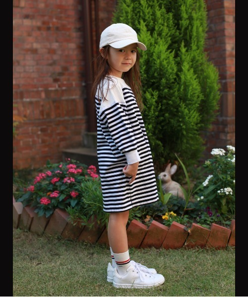 FITH（フィス）の「ボーダー膝下丈ワンピース（ワンピース・キッズ・グリーン/ブラック/グレー・90/110/120/100）」の2枚目の写真