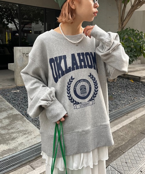 CIAOPANIC(チャオパニック)の「ビッグカレッジロゴスウェット(スウェット・レディース・グレー/オフホワイト/ブルー・FREE)」の3枚目の写真