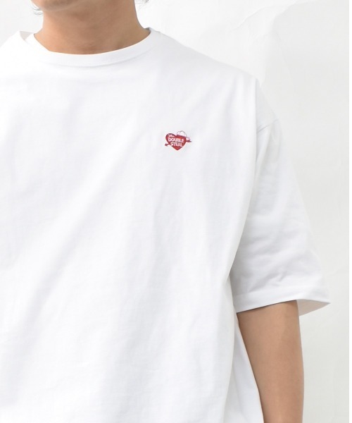 DOUBLE STEAL(ダブルスティール)の「ハート刺繍 Tシャツ(Tシャツ/カットソー・メンズ・ホワイト系その他/ライトカーキ/ホワイト/ライトブルー/ブラック・MEDIUM/LARGE/X-LARGE)」の2枚目の写真