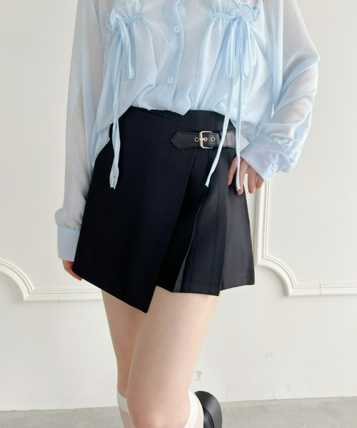 Loueme(ルエム)の「【23S/S】ベルト半プリーツラップショートパンツ(その他パンツ・レディース・アイボリー/ブラック/ピンク・M)」の1枚目の写真