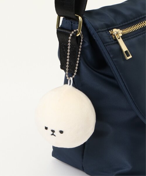 LBC(エルビーシー)の「PLUFFY ムニュムニュチェーン(クッション/クッションカバー・レディース・ホワイト・FREE)」の1枚目の写真