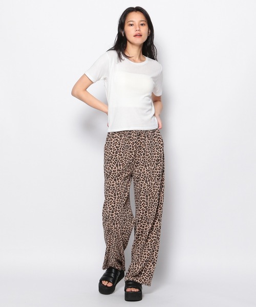 FOREVER 21（フォーエバー トゥエンティーワン）の「【BASIC】シンプルカットTシャツ（Tシャツ/カットソー・レディース・ブラック/グレー/オフホワイト・MEDIUM/SMALL）」の18枚目の写真