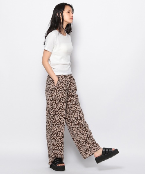 FOREVER 21（フォーエバー トゥエンティーワン）の「【BASIC】シンプルカットTシャツ（Tシャツ/カットソー・レディース・ブラック/グレー/オフホワイト・MEDIUM/SMALL）」の19枚目の写真