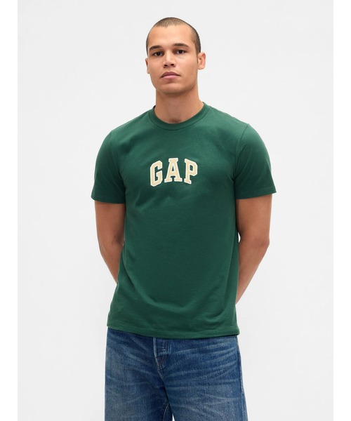GAP（ギャップ）の「GapアーチロゴTシャツ(ユニセックス)（Tシャツ/カットソー・メンズ・ブルー/グレー/オフホワイト/ブラック/オレンジ/ネイビー/ホワイト/グリーン/グリーン系その他/ベージュ/ブルー系その他/イエロー/ブラウン/レッド/パープル/ブルー系その他3/ブルー系その他2/レッド系その他/イエロー系その他/グリーン系その他5/レッド系その他2/ブルー系その他5/スカイブルー/ワイン/ダークグリーン/ダークブラウン/ブルー系その他4/グリーン系その他2・XS/S/M/L/XL/XXS）」の12枚目の写真