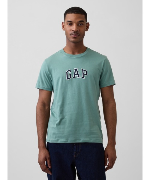 GAP（ギャップ）の「GapアーチロゴTシャツ(ユニセックス)（Tシャツ/カットソー・メンズ・ブルー/グレー/オフホワイト/ブラック/オレンジ/ネイビー/ホワイト/グリーン/グリーン系その他/ベージュ/ブルー系その他/イエロー/ブラウン/レッド/パープル/ブルー系その他3/ブルー系その他2/レッド系その他/イエロー系その他/グリーン系その他5/レッド系その他2/ブルー系その他5/スカイブルー/ワイン/ダークグリーン/ダークブラウン/ブルー系その他4/グリーン系その他2/グリーン系その他3/ピンク/ピンク系その他/ブルー系その他6/ブルー系その他7・XS/S/M/L/XL/XXS）」の13枚目の写真