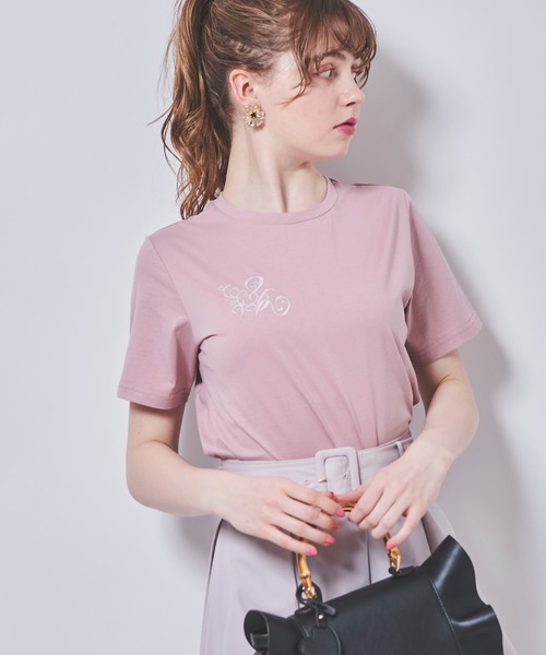 31 Sons de mode(トランテアン ソン ドゥ モード)の「オリジナルロゴ刺繍Tシャツ(Tシャツ/カットソー・レディース・オフホワイト/ピンク/ネイビー・36)」の1枚目の写真