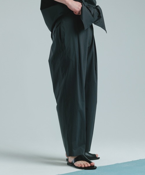 ADAM ET ROPE'（アダムエロペ）の「レザートングサンダル（サンダル・メンズ・ブラック・41/42/43）」の6枚目の写真