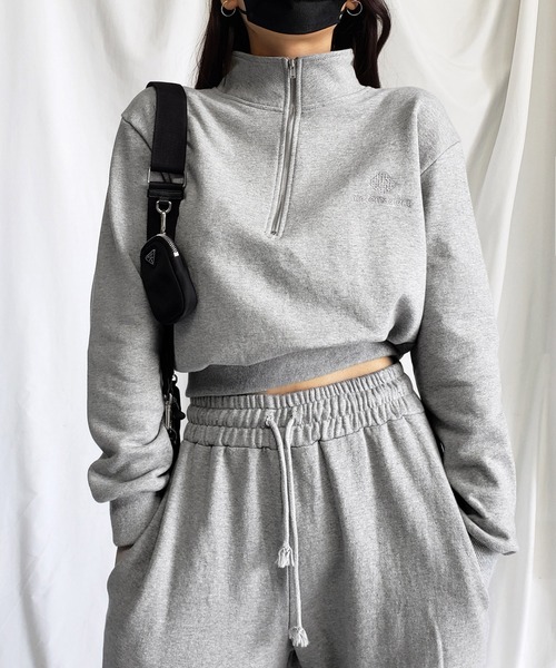 me+em select(ミームセレクト)の「※※【 セットアップ対応 】me+em select mini logo half zip short sweat / ミームセレクトミニロゴ刺繍ハーフジップショートスウェット【 韓国製 】(スウェット・レディース・ブラック/グレー/ピンク/ベージュ・FREE)」の3枚目の写真