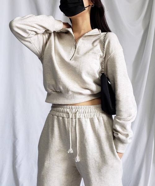 me+em select(ミームセレクト)の「※※【 セットアップ対応 】me+em select mini logo half zip short sweat / ミームセレクトミニロゴ刺繍ハーフジップショートスウェット【 韓国製 】(スウェット・レディース・ブラック/グレー/ピンク/ベージュ・FREE)」の5枚目の写真