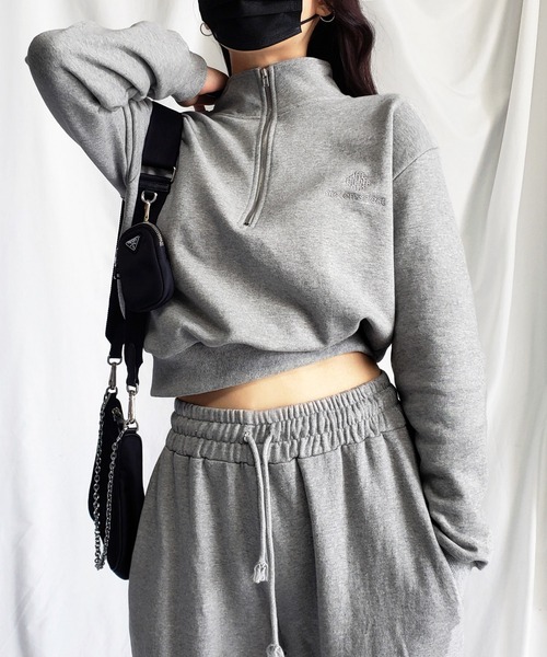 me+em select(ミームセレクト)の「※※【 セットアップ対応 】me+em select mini logo half zip short sweat / ミームセレクトミニロゴ刺繍ハーフジップショートスウェット【 韓国製 】(スウェット・レディース・ブラック/グレー/ピンク/ベージュ・FREE)」の16枚目の写真