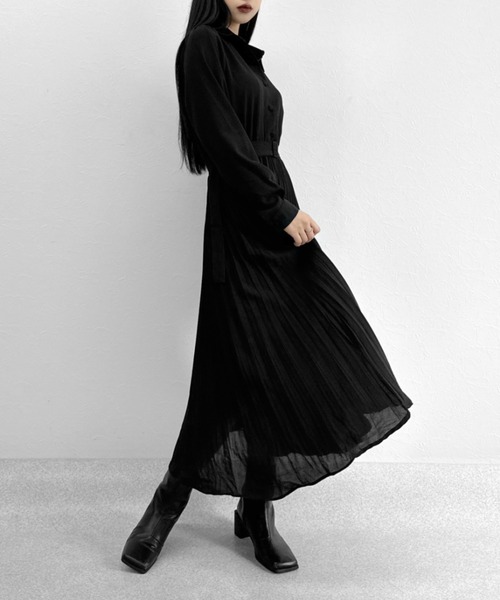 LVEU.（ラブユ.）の「【ZOZOTOWN限定】Pleated shirt one-piece / プリーツシャツワンピース（シャツワンピース・レディース・ブラック・FREE）」の4枚目の写真