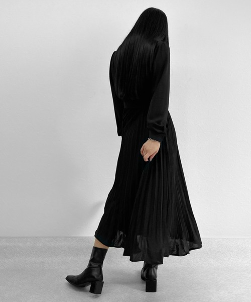 LVEU.（ラブユ.）の「【ZOZOTOWN限定】Pleated shirt one-piece / プリーツシャツワンピース（シャツワンピース・レディース・ブラック・FREE）」の7枚目の写真