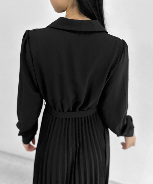 LVEU.（ラブユ.）の「【ZOZOTOWN限定】Pleated shirt one-piece / プリーツシャツワンピース（シャツワンピース・レディース・ブラック・FREE）」の9枚目の写真
