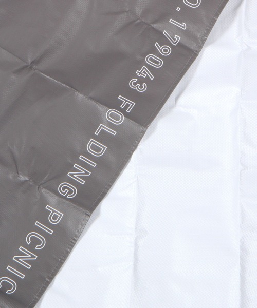 LAKOLE（ラコレ）の「コンパクトレジャーシート / 187425（アウトドアグッズ・レディース・ベージュ/チャコール/アイボリー・FREE）」の4枚目の写真