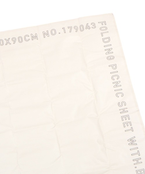 LAKOLE（ラコレ）の「コンパクトレジャーシート / 187425（アウトドアグッズ・レディース・ベージュ/チャコール/アイボリー・FREE）」の15枚目の写真