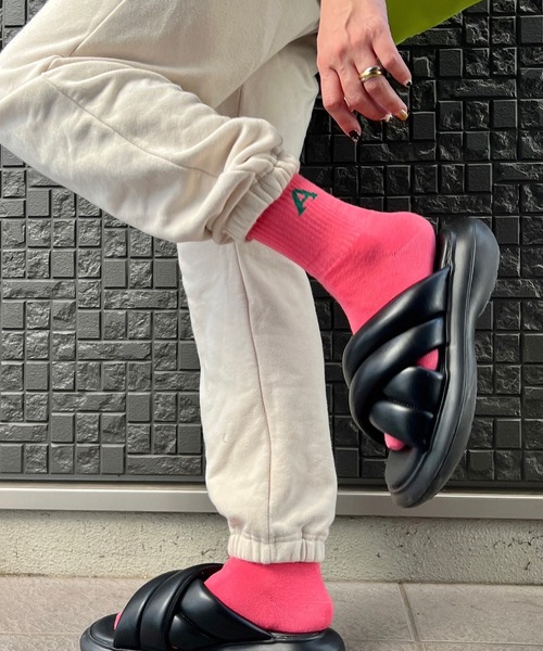 DEVICE（デバイス）の「【NATSUPOO SELECT】ソックス 靴下 ぽこぽこバブル＆アルファベットロゴ（ソックス/靴下・レディース・ホワイト/ピンク/オレンジ/ブルー・FREE）」の3枚目の写真