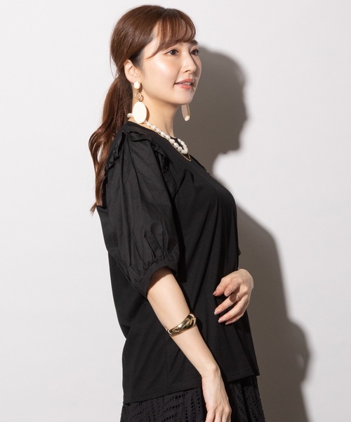 MHBG TOKYO(エムエイチビージートーキョー)の「肩フリル異素材ドッキングプルオーバー(Tシャツ/カットソー・レディース・ブラック/オフホワイト/チャコールグレー・FREE)」の15枚目の写真