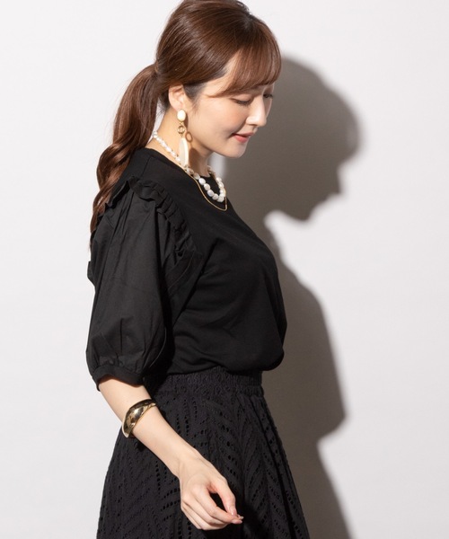 MHBG TOKYO(エムエイチビージートーキョー)の「肩フリル異素材ドッキングプルオーバー(Tシャツ/カットソー・レディース・ブラック/オフホワイト/チャコールグレー・FREE)」の14枚目の写真