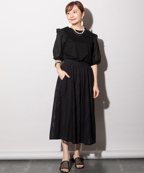 MHBG TOKYO(エムエイチビージートーキョー)の「肩フリル異素材ドッキングプルオーバー(Tシャツ/カットソー・レディース・ブラック/オフホワイト/チャコールグレー・FREE)」の11枚目の写真