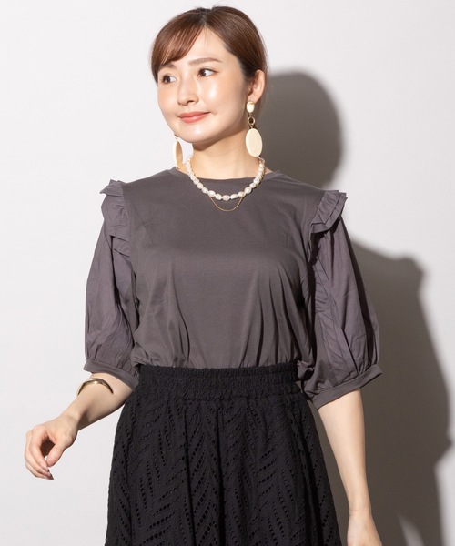 MHBG TOKYO(エムエイチビージートーキョー)の「肩フリル異素材ドッキングプルオーバー(Tシャツ/カットソー・レディース・ブラック/オフホワイト/チャコールグレー・FREE)」の12枚目の写真