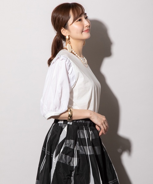 MHBG TOKYO(エムエイチビージートーキョー)の「肩フリル異素材ドッキングプルオーバー(Tシャツ/カットソー・レディース・ブラック/オフホワイト/チャコールグレー・FREE)」の13枚目の写真