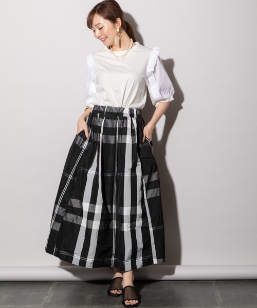 MHBG TOKYO(エムエイチビージートーキョー)の「肩フリル異素材ドッキングプルオーバー(Tシャツ/カットソー・レディース・ブラック/オフホワイト/チャコールグレー・FREE)」の7枚目の写真