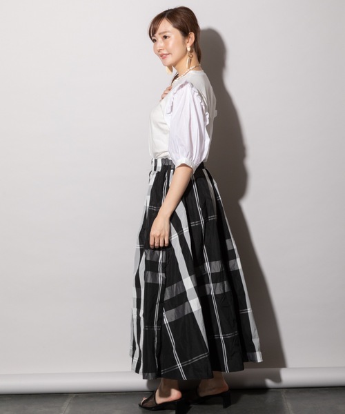 MHBG TOKYO(エムエイチビージートーキョー)の「肩フリル異素材ドッキングプルオーバー(Tシャツ/カットソー・レディース・ブラック/オフホワイト/チャコールグレー・FREE)」の17枚目の写真