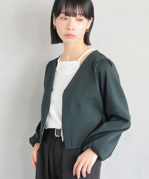 cheriella(シェリエラ)の「【cheriella】WEB限定ジップニットジャケット WEB LIMITED ZIP KNIT JACKET(ノーカラージャケット・レディース・カーキ/ダークグリーン/ブラック・M)」の1枚目の写真