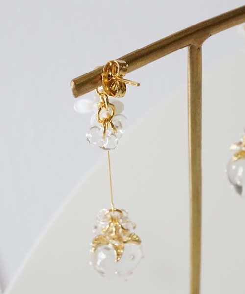 CERCA(チェルカ)の「jolie minette/ゆらゆら いちご モチーフ ゴールドピアス(ピアス(両耳用)・レディース・ブラック/ベージュ/ブラウン/クリア・FREE)」の15枚目の写真