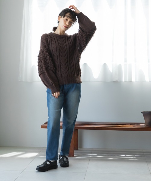 pairmanon（ペアマノン）の「【ママサイズ】ケーブル編み ループ編み 袖ボリューム ニット（ニット/セーター・レディース・ライトベージュ/ブラウン・FREE）」の5枚目の写真