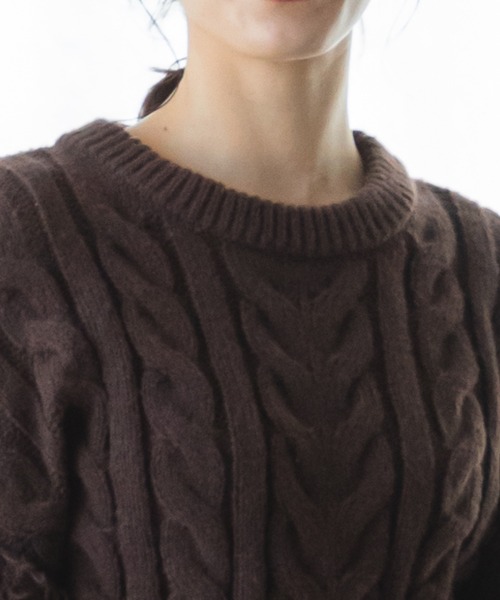 pairmanon（ペアマノン）の「【ママサイズ】ケーブル編み ループ編み 袖ボリューム ニット（ニット/セーター・レディース・ライトベージュ/ブラウン・FREE）」の6枚目の写真