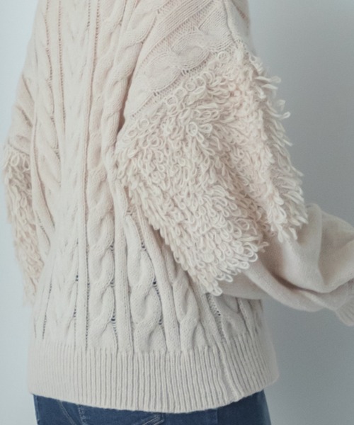 pairmanon（ペアマノン）の「【ママサイズ】ケーブル編み ループ編み 袖ボリューム ニット（ニット/セーター・レディース・ライトベージュ/ブラウン・FREE）」の3枚目の写真