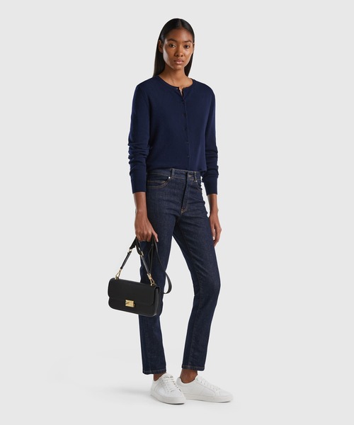 BENETTON (UNITED COLORS OF BENETTON)(ベネトンユナイテッドカラーズオブベネトン)の「ピュアメリノウール無地クルーネックニットカーディガン(カーディガン/ボレロ・レディース・ベージュ/ネイビー/ブラック・LARGE/MEDIUM/SMALL/X-SMALL)」の11枚目の写真