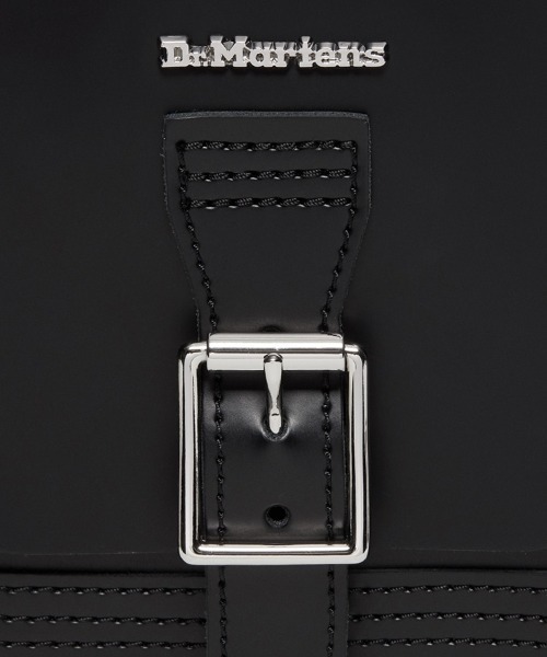 Dr. Martens（ドクターマーチン）の「Dr.Martens/ドクターマーチン/Box Crossbody Bag（ボディバッグ/ウエストポーチ・メンズ・ブラック・F）」の2枚目の写真
